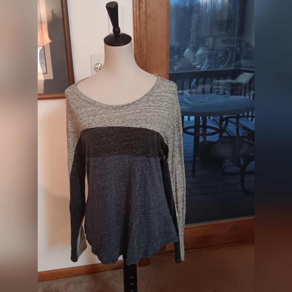 James Perse Gray Colorblock Long Sleeve Top Size 4 - Picture 2 of 4